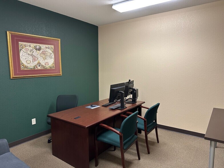 215 S Andover Rd, Andover, KS à louer - Photo du bâtiment - Image 3 de 14