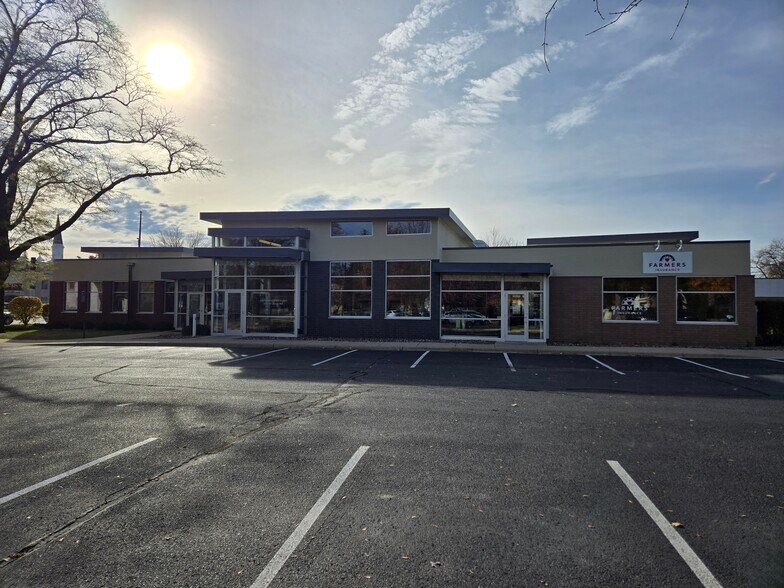 400 4th St NW, Faribault, MN à vendre - Photo du bâtiment - Image 3 de 3