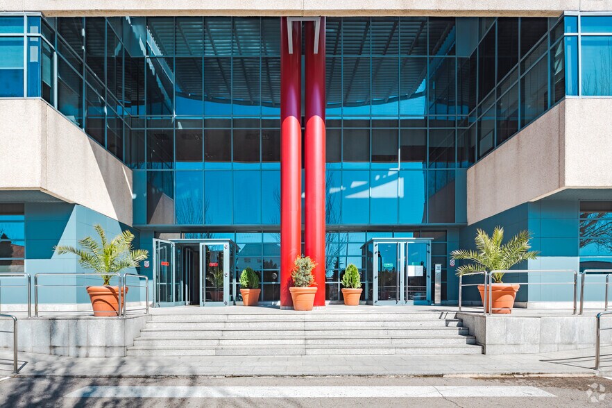 Calle Valgrande, 8, Alcobendas, Madrid à louer - Photo du bâtiment - Image 2 de 13