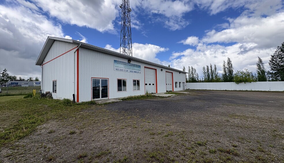 5222 40 St, Rocky Mountain House, AB for sale - Building Photo - Image 2 of 12