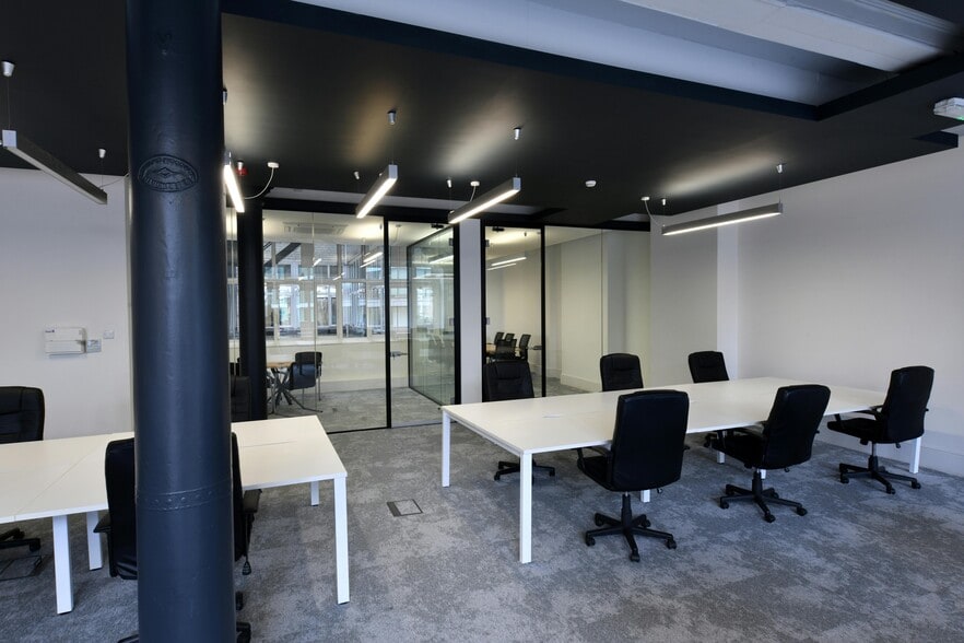 59-61 Piccadilly, Manchester for lease - Building Photo - Image 3 of 13