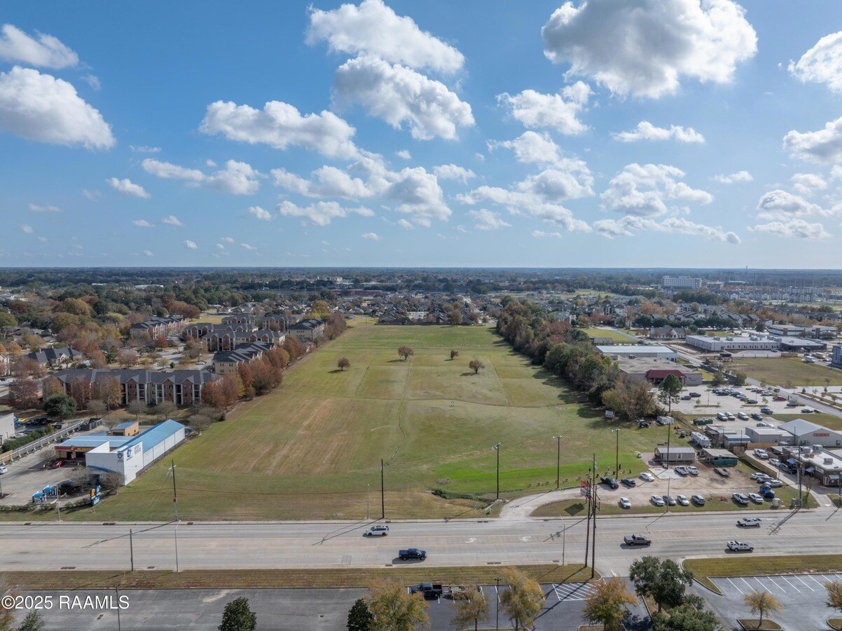 2231 Kaliste Saloom Rd, Lafayette, LA for sale Primary Photo- Image 1 of 6