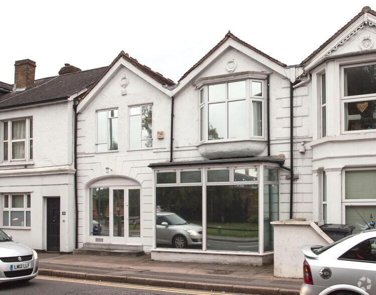 214 Station Rd, Addlestone à louer - Photo du bâtiment - Image 3 de 3