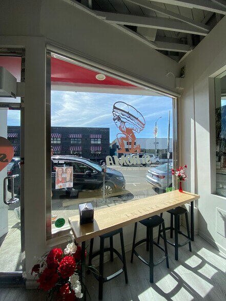 7955-7959 Melrose Ave, Los Angeles, CA à louer - Photo intérieure - Image 2 de 8