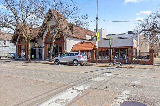Plus de détails pour 2717 Lorain Ave, Cleveland, OH - Commerce de détail à vendre