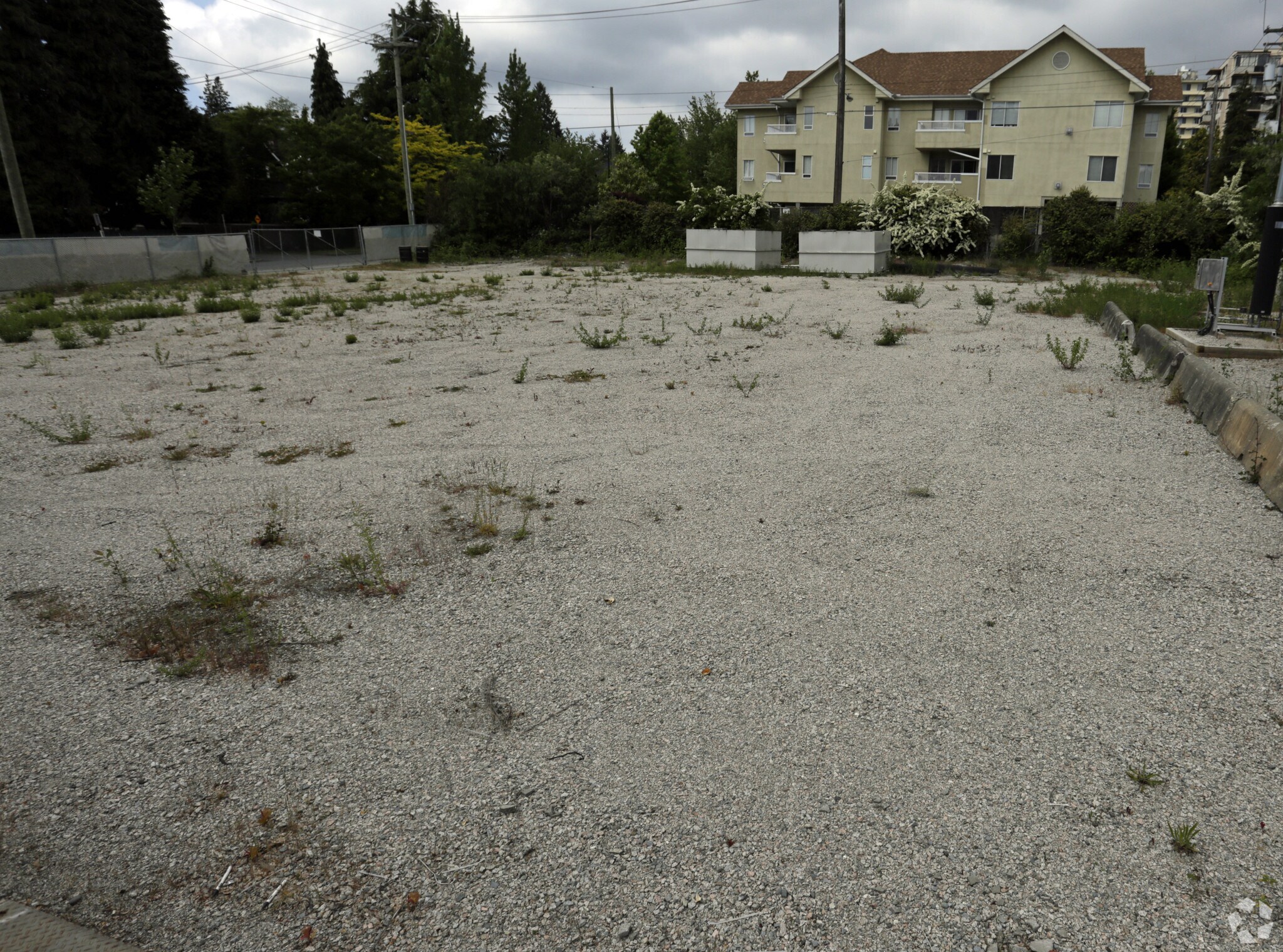 2465 W 41st Ave, Vancouver, BC à vendre Photo du bâtiment- Image 1 de 1