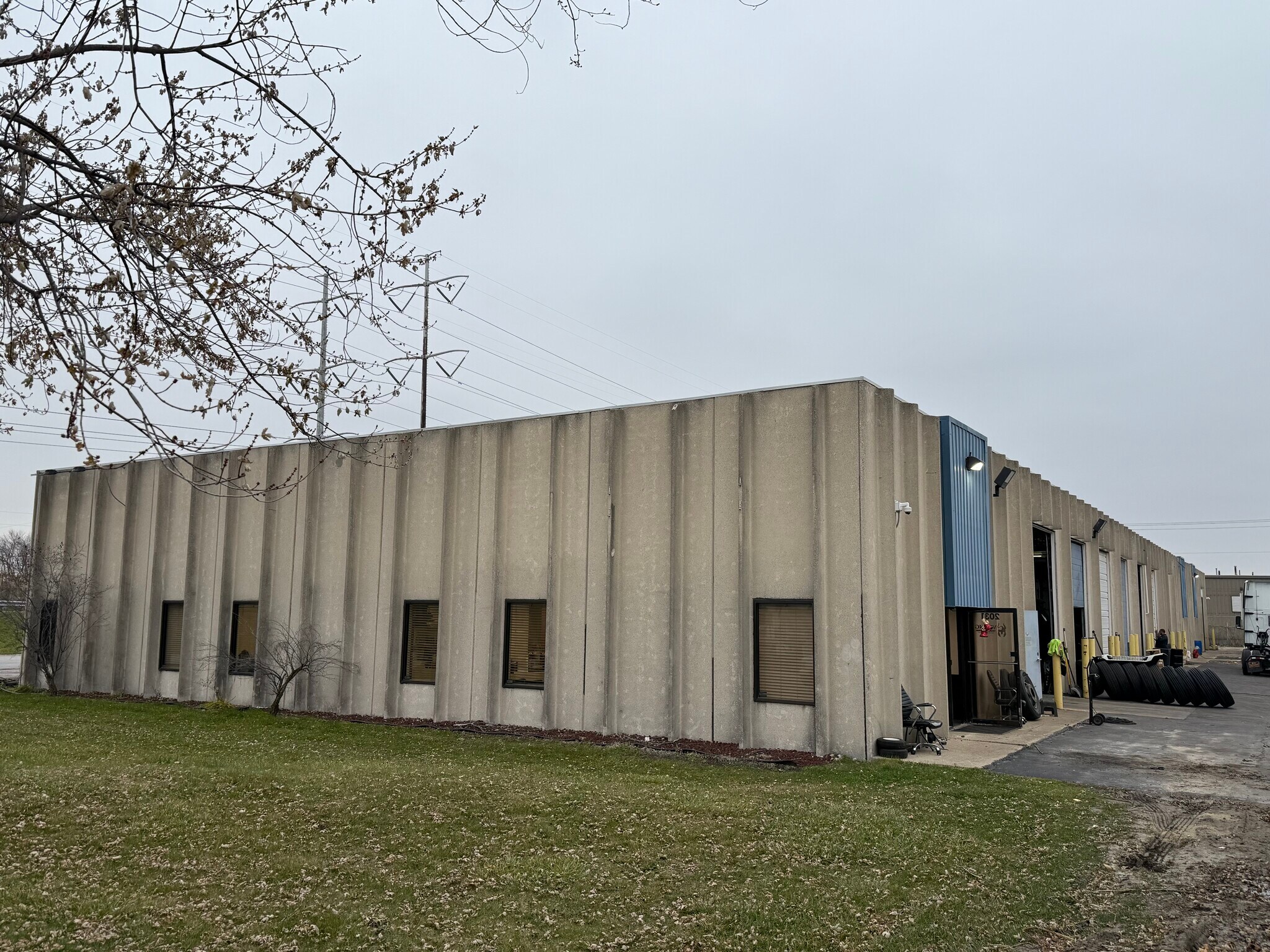 2031 N Griffith Blvd, Griffith, IN à louer Photo principale- Image 1 de 4
