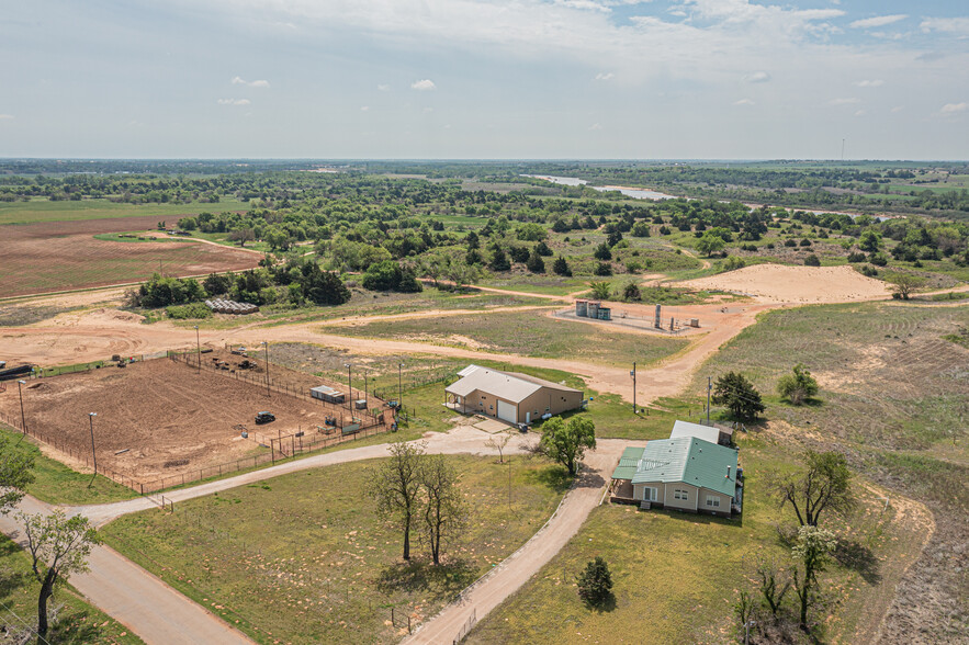 14812 E 715 Rd, Dover, OK à vendre - Photo du bâtiment - Image 1 de 1