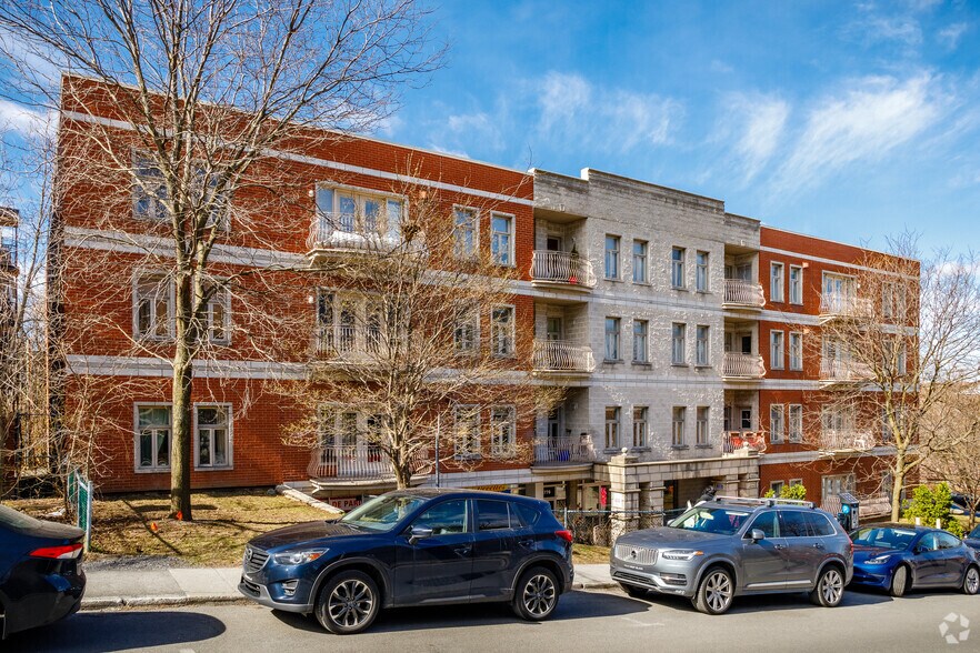 5774-5780 Av Decelles, Montréal, QC à vendre - Photo principale - Image 1 de 4