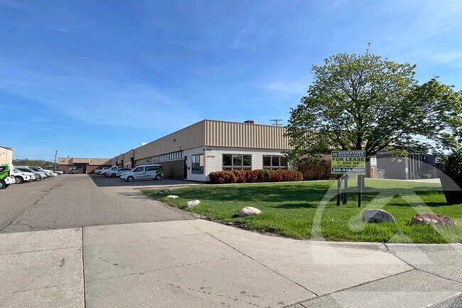 Plus de détails pour 317-333 Park Dr, Troy, MI - Industriel à louer