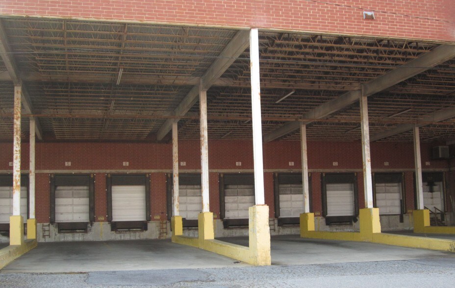 2424 SW Norwood St, Lenoir, NC à louer - Photo du bâtiment - Image 2 de 8