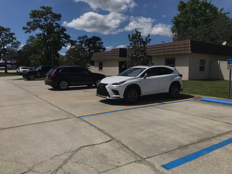 1101 E Broadway St, Oviedo, FL for lease - Building Photo - Image 3 of 12