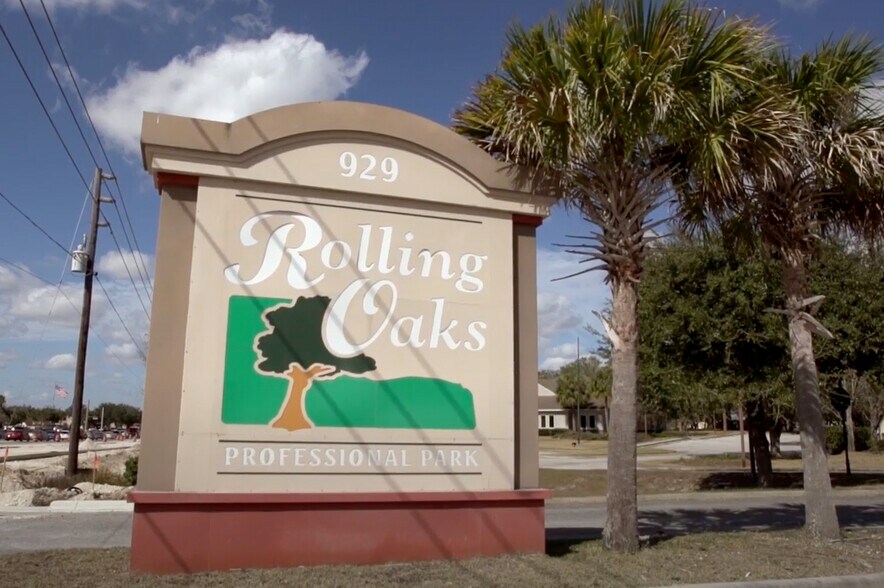 929 N US Hwy 27/441, Lady Lake, FL à louer - Photo du bâtiment - Image 3 de 22