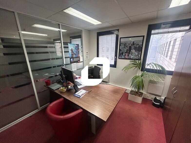 Bureau dans Nanterre à louer - Photo intérieure - Image 2 de 4