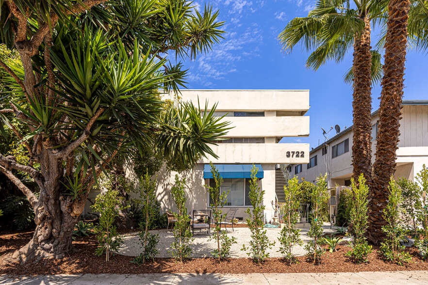 3722 Mentone Ave, Los Angeles, CA for sale - Building Photo - Image 2 of 16