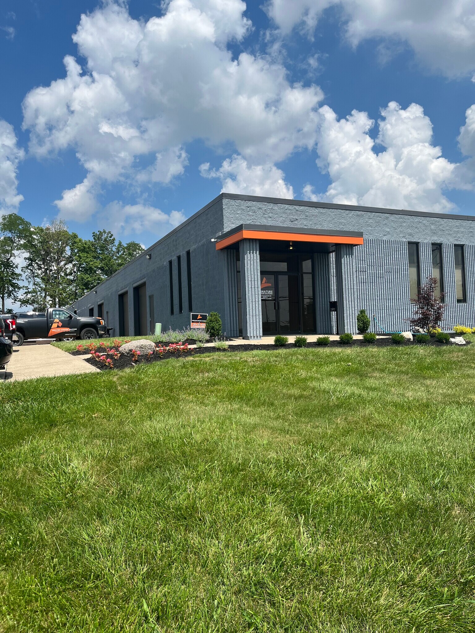 7870 Foundation Dr, Elsmere, KY à vendre Photo du bâtiment- Image 1 de 1