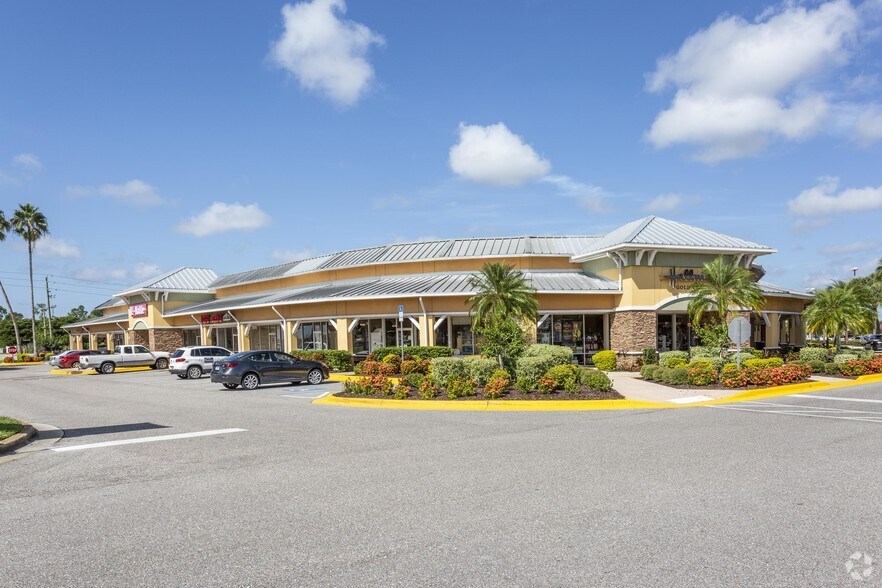 24123 Peachland Blvd, Port Charlotte, FL à louer - Photo du bâtiment - Image 2 de 11