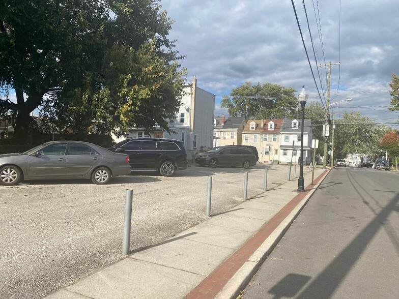 230 N Burlington St, Gloucester City, NJ for sale - Building Photo - Image 3 of 10