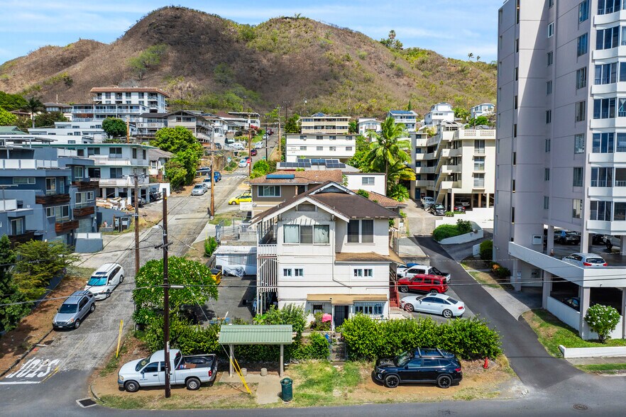 404 Magellan Ave, Honolulu, HI à vendre - Photo du bâtiment - Image 1 de 6