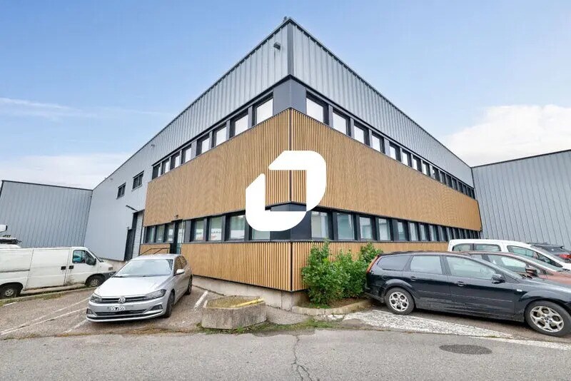 Flex in Villeneuve-la-Garenne for lease Building Photo- Image 1 of 12