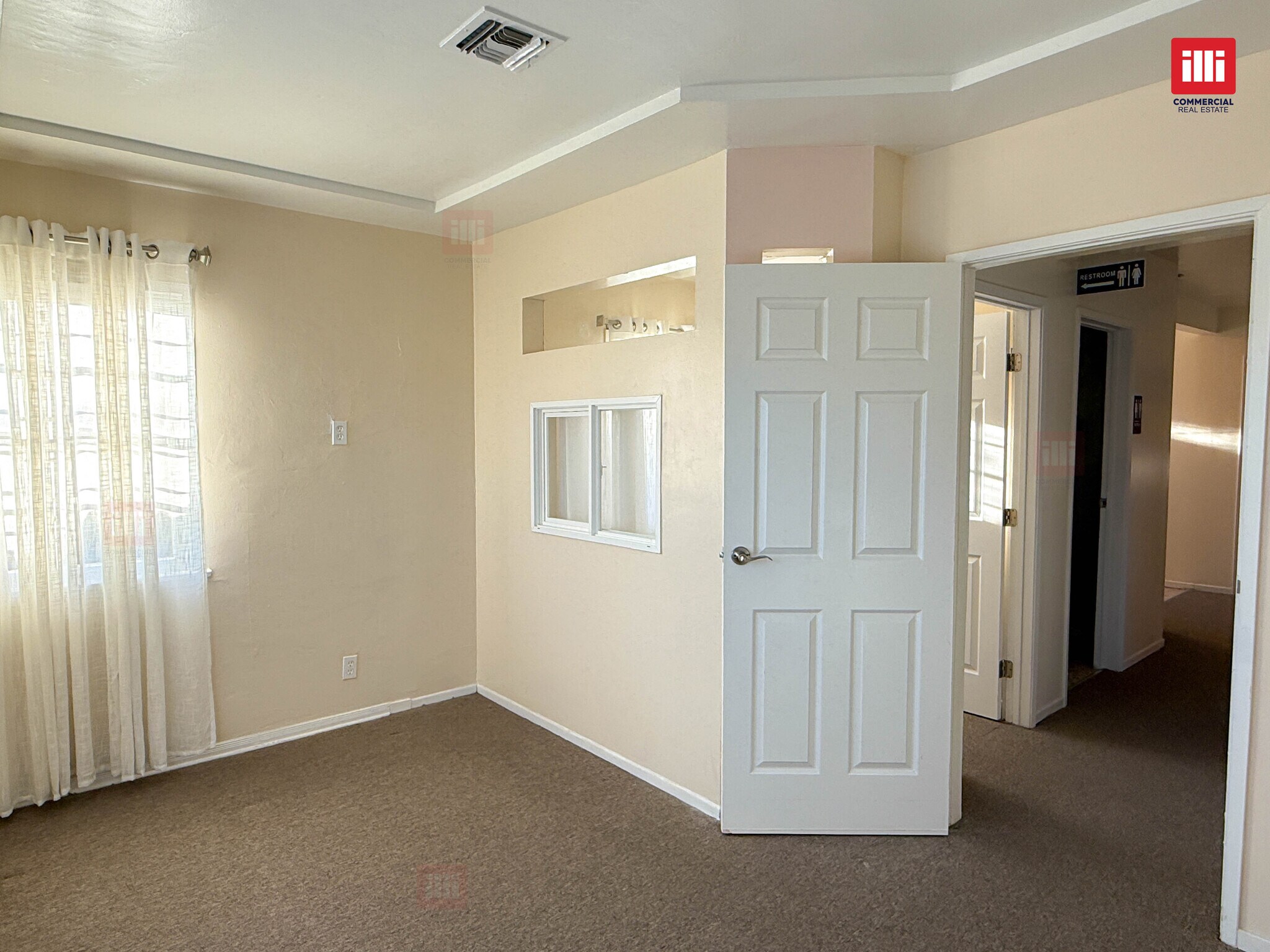 107 W Fairview Blvd, Inglewood, CA à louer Photo intérieure- Image 1 de 13