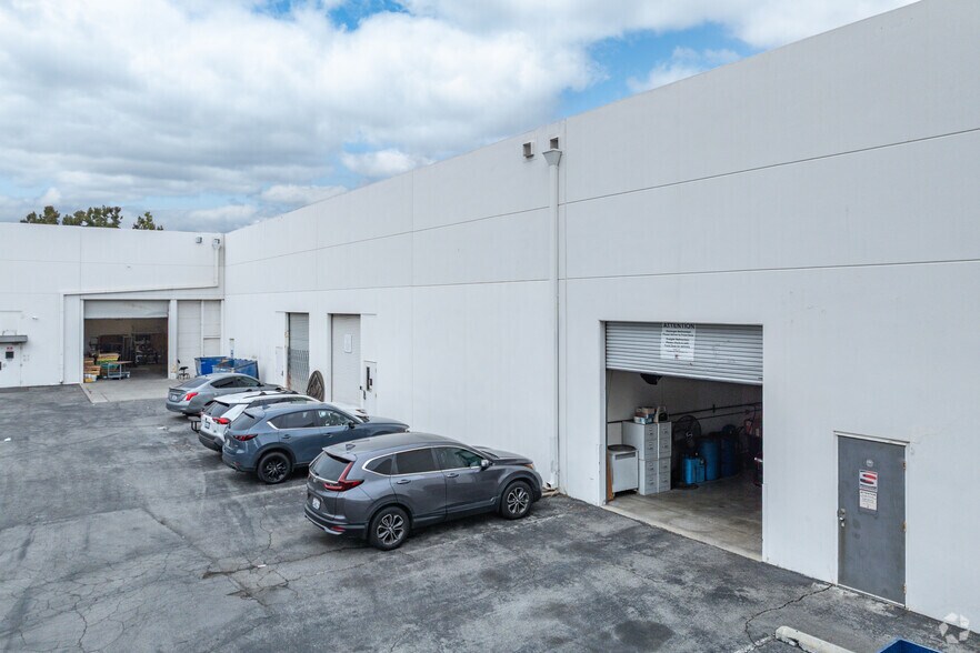 10400 Pioneer Blvd, Santa Fe Springs, CA à louer - Photo du bâtiment - Image 3 de 5