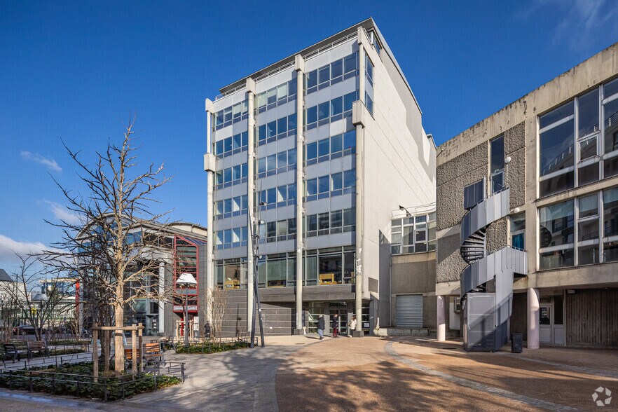 33-39 Rue Du Gouverneur Général Félix Eboue, Issy-les-Moulineaux à louer - Photo du bâtiment - Image 2 de 29