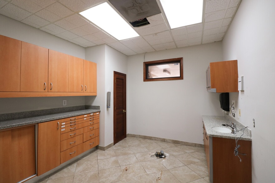 3401 N Federal Hwy, Boca Raton, FL for lease - Building Photo - Image 3 of 33