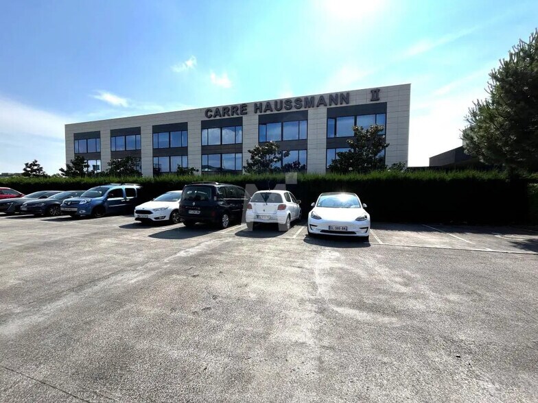 Office in Lieusaint for lease - Building Photo - Image 3 of 11