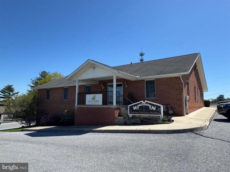 235 W 2nd St, Birdsboro, PA à louer - Photo du bâtiment - Image 1 de 7