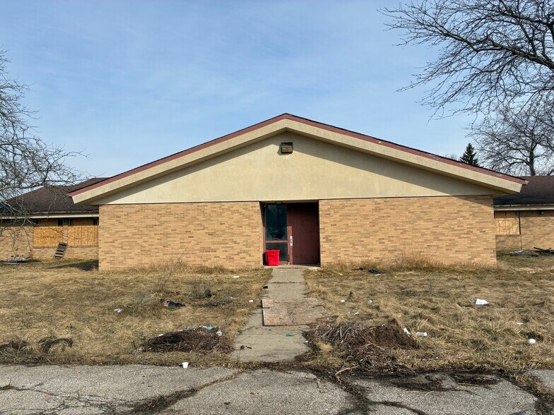 1413 Gratiot Ave, Saginaw, MI à vendre - Photo du bâtiment - Image 2 de 9