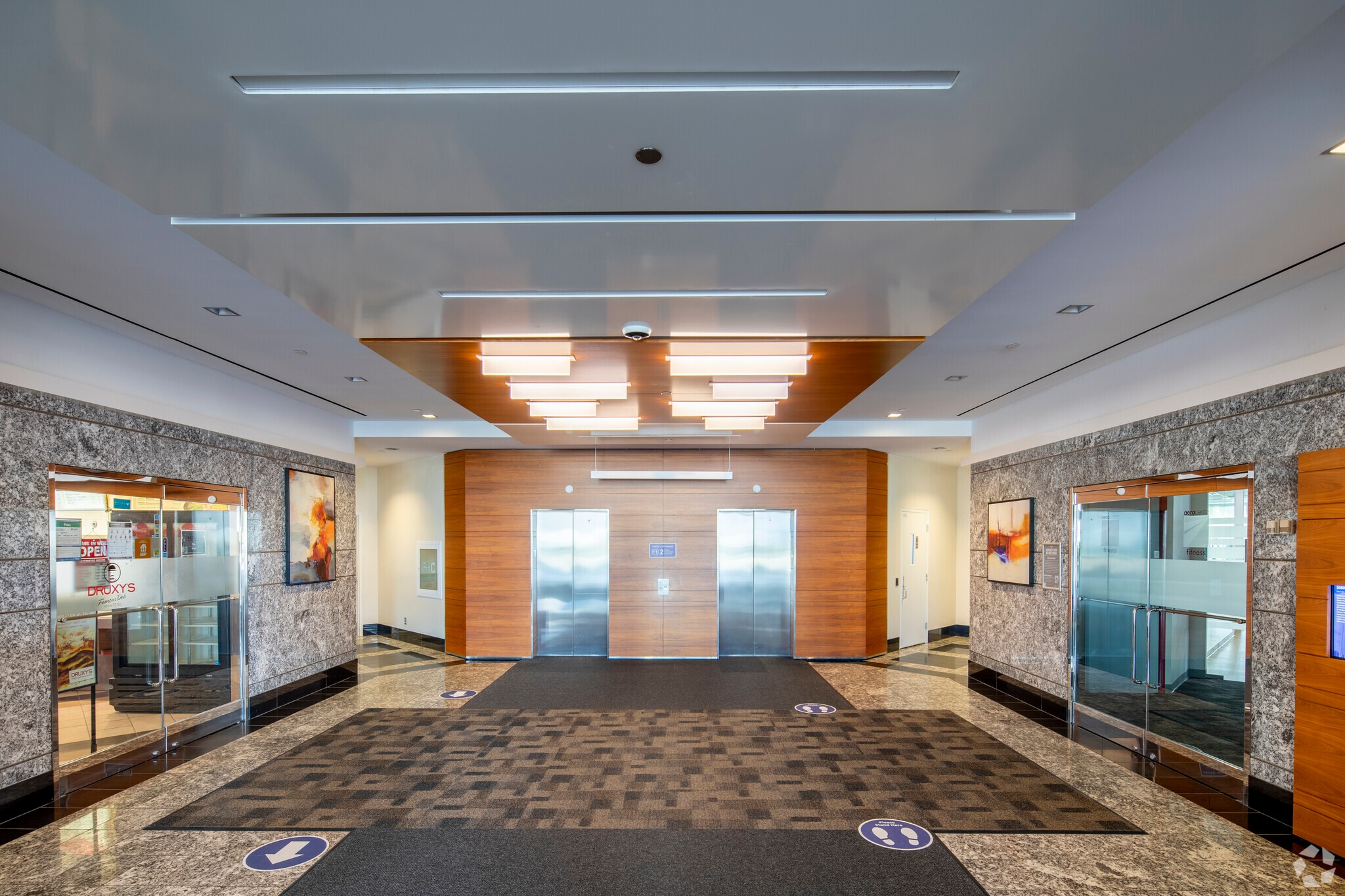 5580 Explorer Dr, Mississauga, ON for lease Building Photo- Image 1 of 6