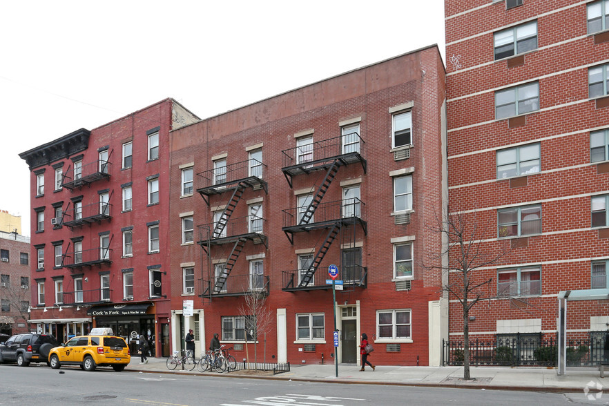 182-184 Avenue A, New York, NY à vendre - Photo principale - Image 1 de 1