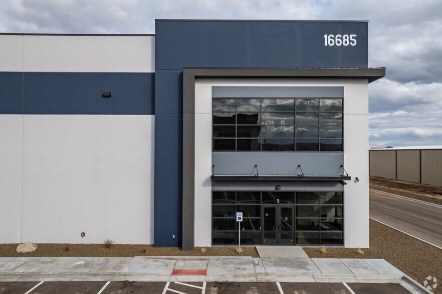 16685 Madison Rd, Nampa, ID à louer - Photo du bâtiment - Image 3 de 9