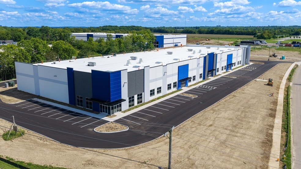 1 Wolf Creek Pike, Dayton, OH for lease - Building Photo - Image 2 of 7