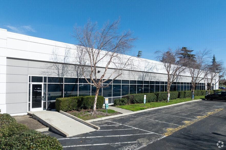 4696-4698 Willow Rd, Pleasanton, CA for lease - Building Photo - Image 2 of 7