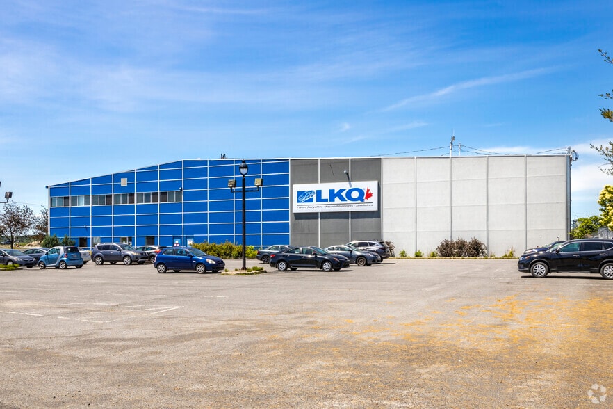 2095 Rue De L'industrie, Saint-mathieu-de-beloeil, QC à louer - Photo du bâtiment - Image 2 de 2