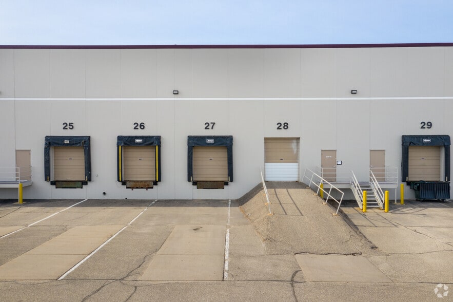 1245 Trapp Rd, Eagan, MN for lease - Building Photo - Image 3 of 8