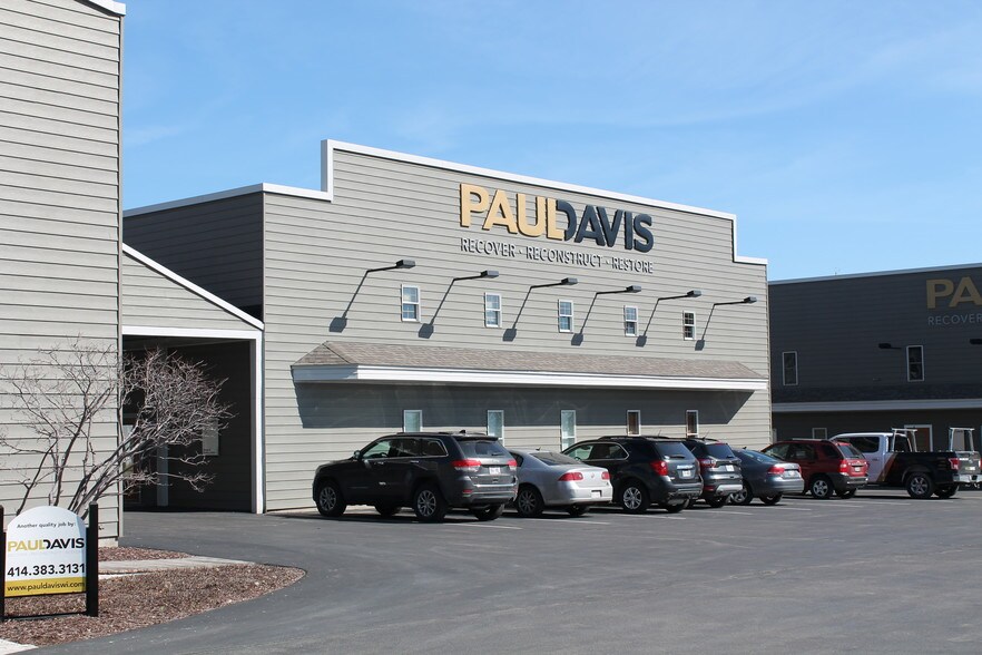 2020 S 4th St, Milwaukee, WI à vendre - Photo du bâtiment - Image 3 de 15