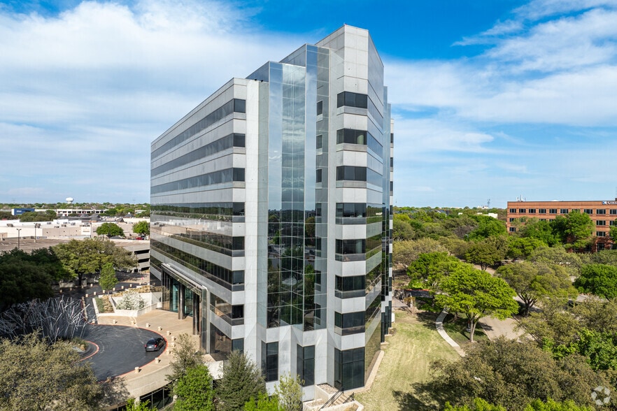 4975 Preston Park Blvd, Plano, TX à louer - Photo du bâtiment - Image 2 de 20