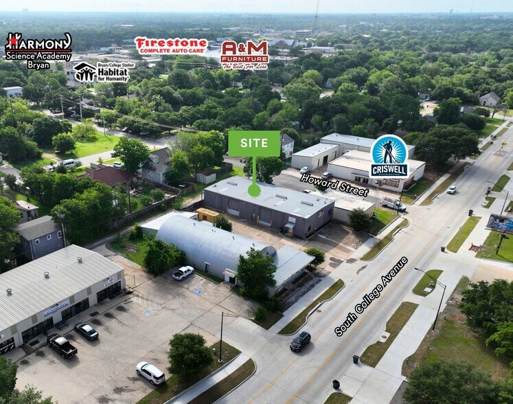 2113 S College Ave, Bryan, TX à louer - Photo du bâtiment - Image 3 de 5