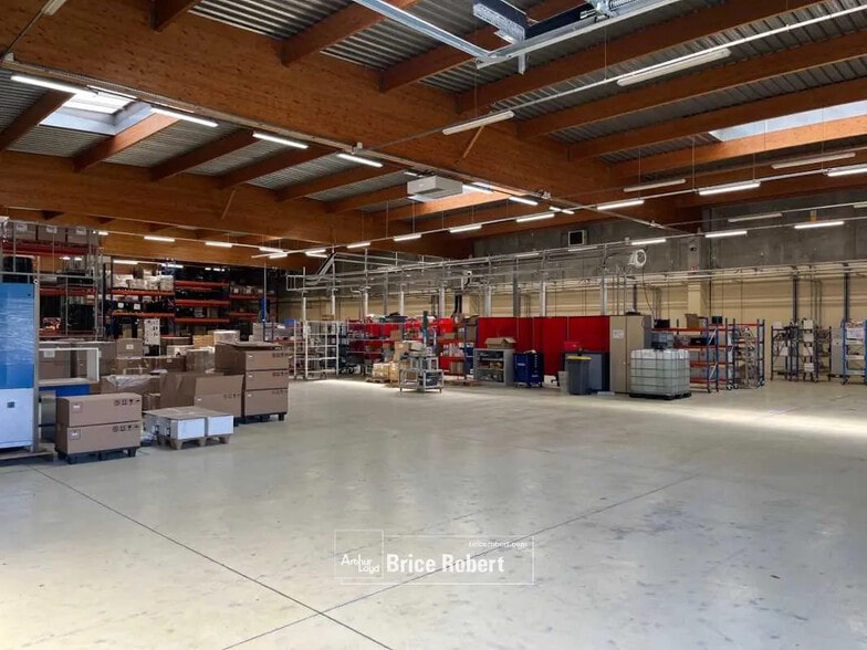 Bureau dans Décines-Charpieu à louer - Photo intérieure - Image 3 de 8