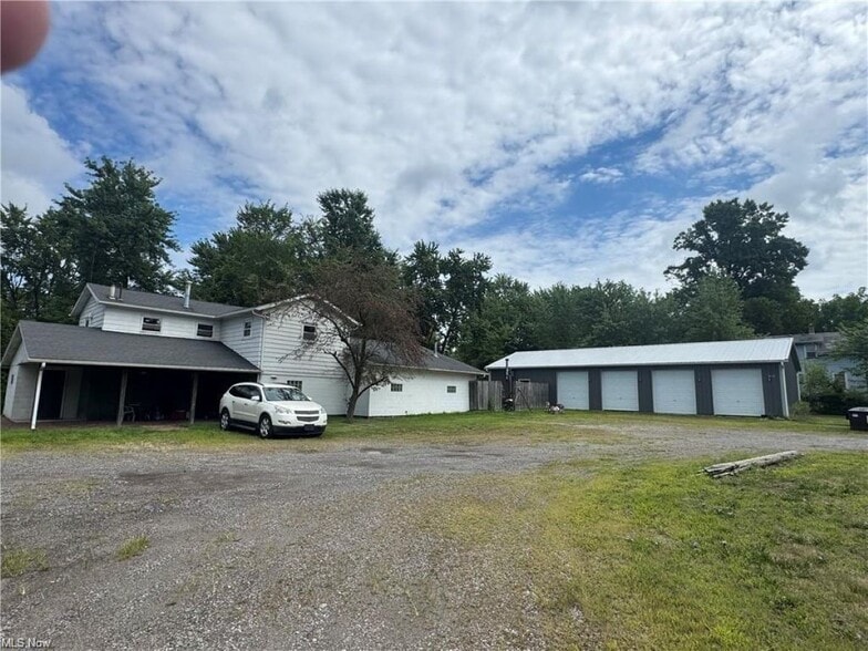 3043 Niles Rd SE, Warren, OH for sale - Primary Photo - Image 1 of 12