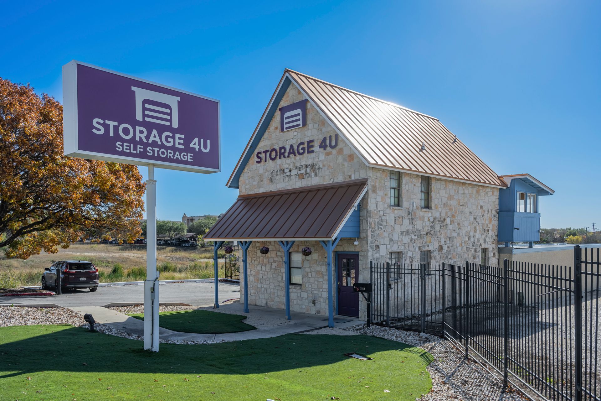 Storage 4u Self Storage 2 Portfolio portfolio of 2 properties for sale on LoopNet.ca Primary Photo- Image 1 of 17