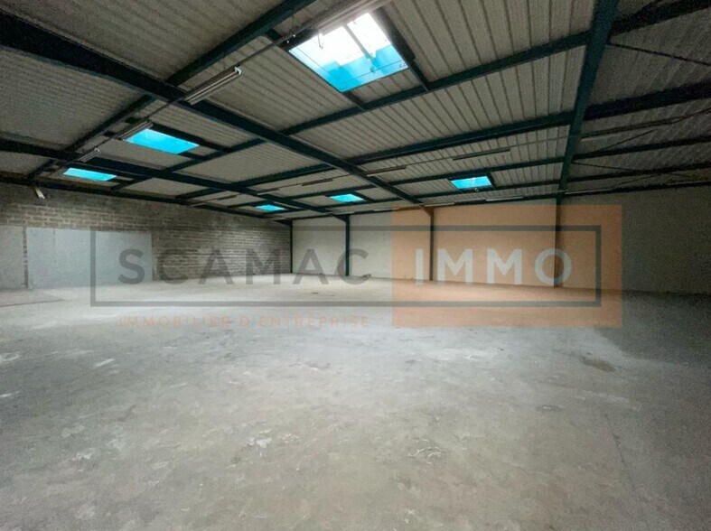 Flex in Tremblay-en-France for lease - Interior Photo - Image 1 of 29