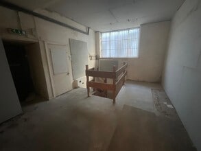 79 Newborough, Scarborough for lease Interior Photo- Image 2 of 3