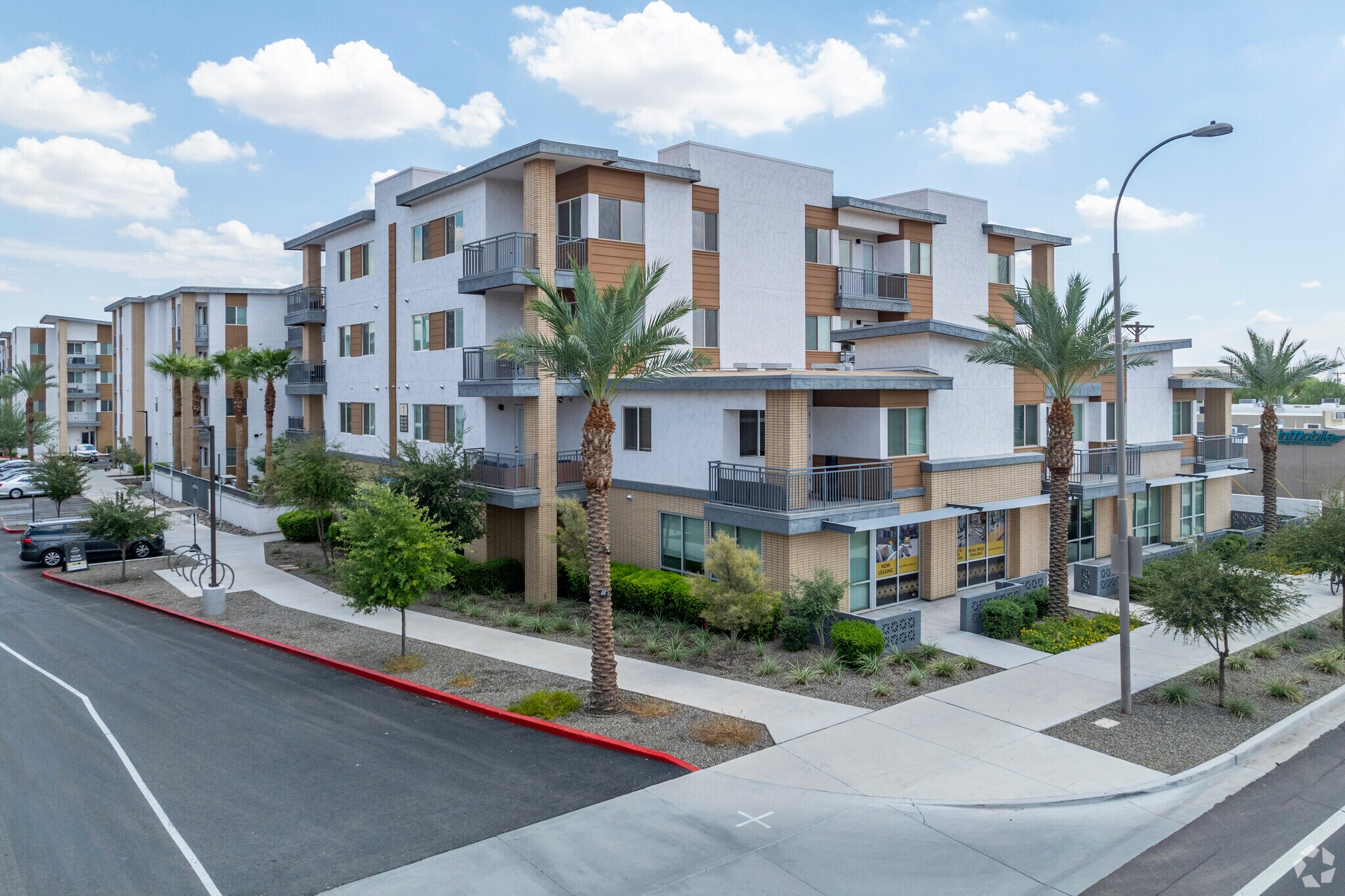 2001 N Scottsdale Rd, Scottsdale, AZ à louer Photo principale- Image 1 de 6