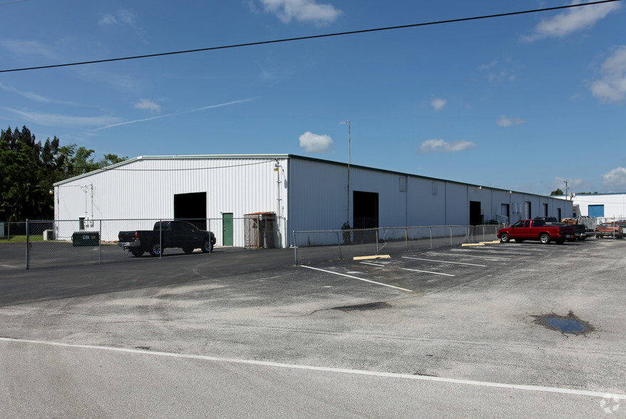 1720 Main St NE, Palm Bay, FL for lease - Building Photo - Image 3 of 6