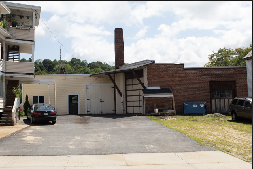 126 Pleasant St, Gardner, MA for lease - Primary Photo - Image 1 of 12