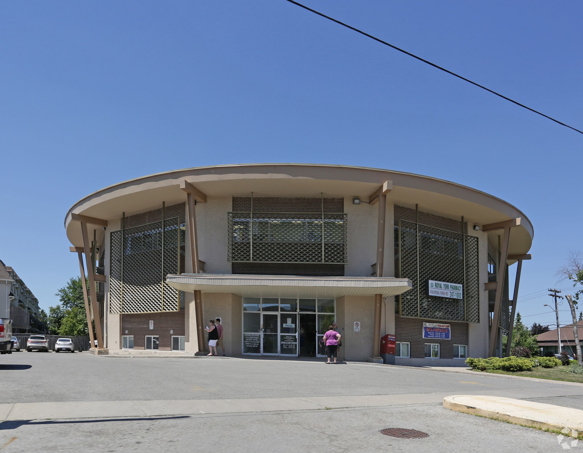 1436 Royal York Rd, Toronto, ON for lease Primary Photo- Image 1 of 5